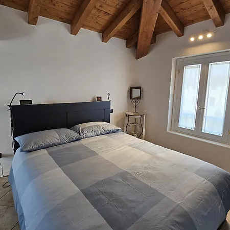 La Casa Di Betty-by Goccia Di Lago Lägenhet Desenzano del Garda