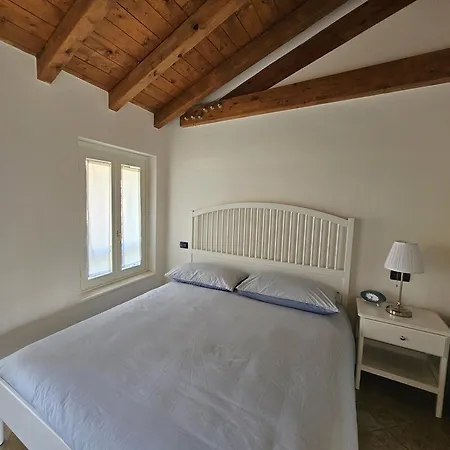 La Casa Di Betty-by Goccia Di Lago *