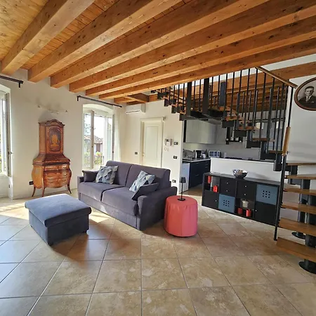 La Casa Di Betty-by Goccia Di Lago Lägenhet Desenzano del Garda